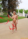 http://www.nude-in-public.cc/promo/girls/lenja1/lenjatgp257.jpg